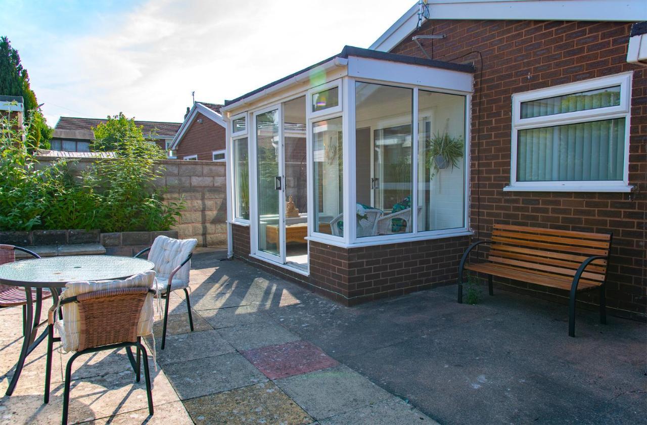 The Oaks Villa Prestatyn Exterior photo